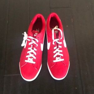 Men’s Nike sneakers